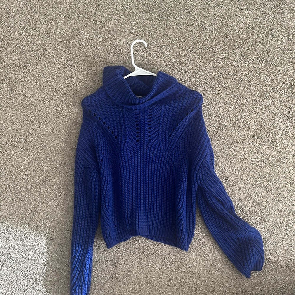Blue knit sweater top